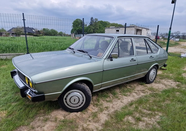 Volkswagen Passat cena 25900 przebieg: 78574, rok produkcji 1977 z Gniezno małe 529